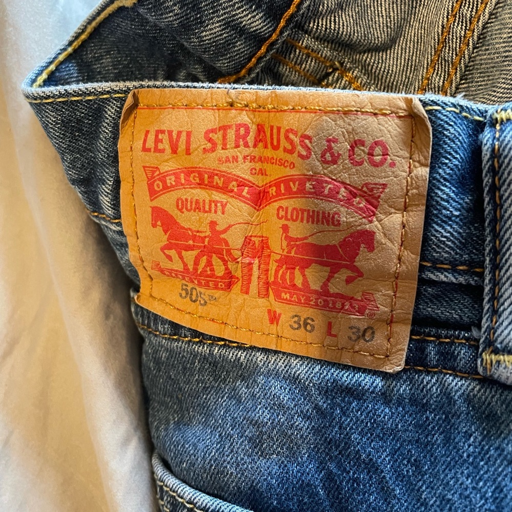 Levi mens size 36 brand new blue jeans